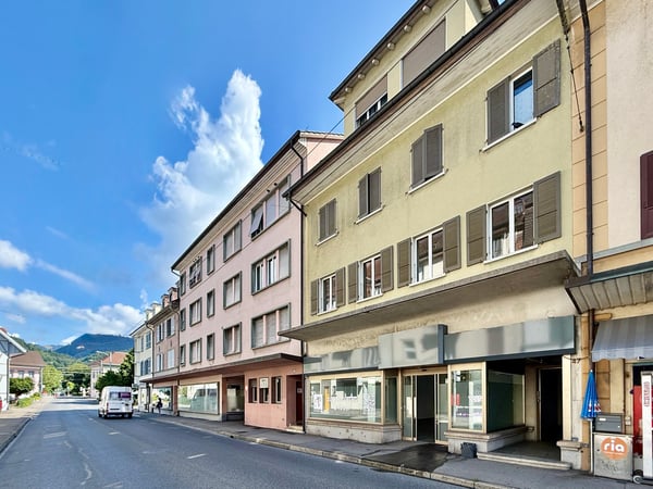 Gewerbe-/Ladenlokal in gut frequentierter Lage in Biel-Mett 10