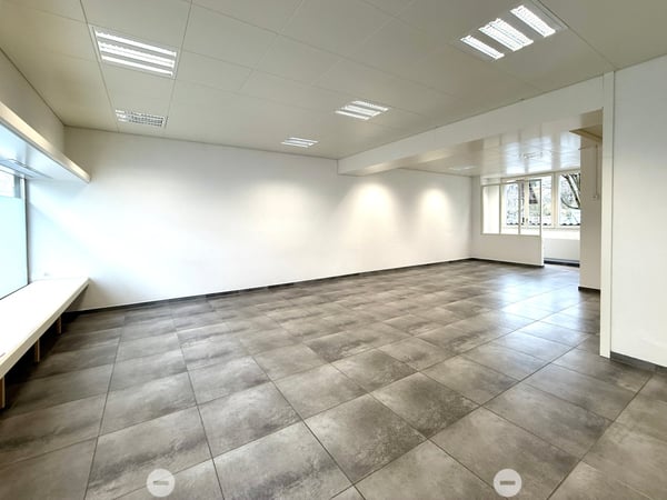 Stilvolle Gewerbefläche in Biel-Mett – ideal für Beauty, Praxis oder Büro 5