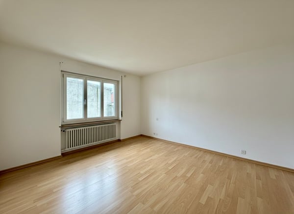 Grosszügige 1.5-Zimmer-Altbauwohnung mit Cheminéezimmer & fünf Balkonen im Stadtzentrum 9