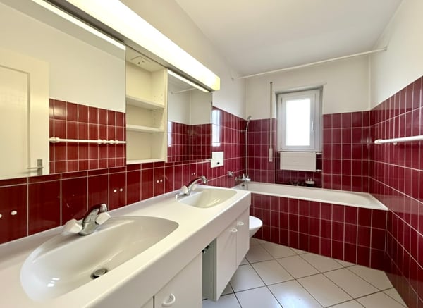 Grosszügige 1.5-Zimmer-Altbauwohnung mit Cheminéezimmer & fünf Balkonen im Stadtzentrum 10