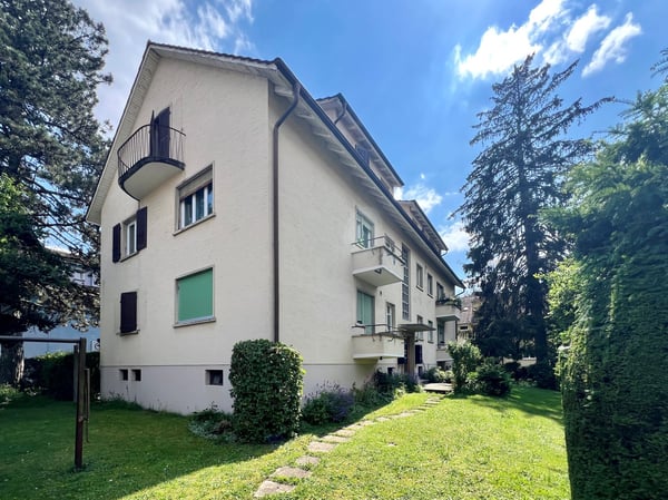 schöne, renovierte 2.5-Zimmerwohnung an super Lage 2