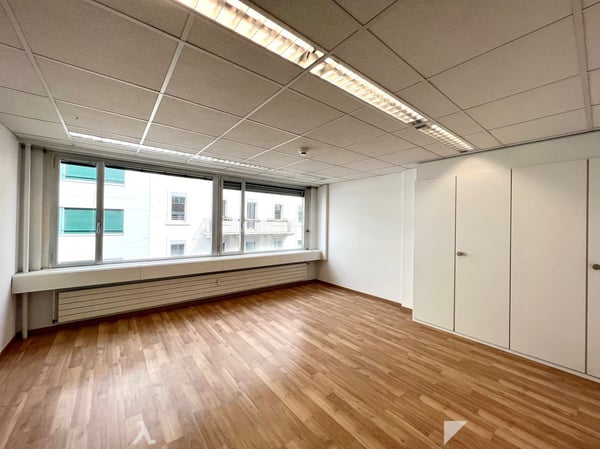 *GELEGENHEIT* diverse neu sanierte Büroräume von 14 - 40m2 3