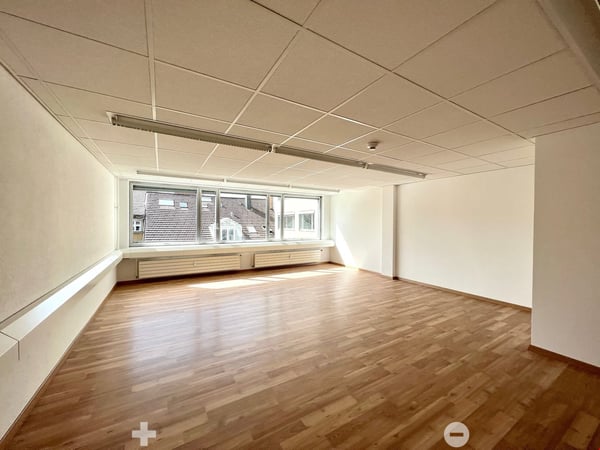 *GELEGENHEIT* diverse neu sanierte Büroräume von 14 - 40m2 2
