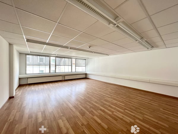 *GELEGENHEIT* diverse neu sanierte Büroräume von 14 - 40m2 6