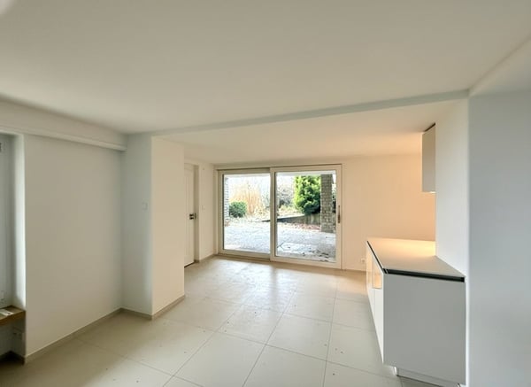 TOP sanierte 2.5-Zimmerwohnung mit Gartensirzplatz 3