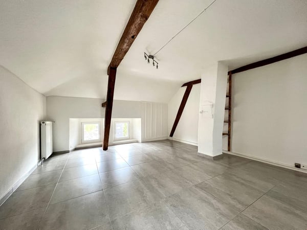 Immeuble d'habitation avec 5 appartements 9