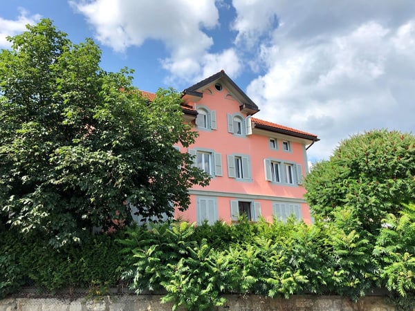 Immeuble d'habitation avec 5 appartements 13