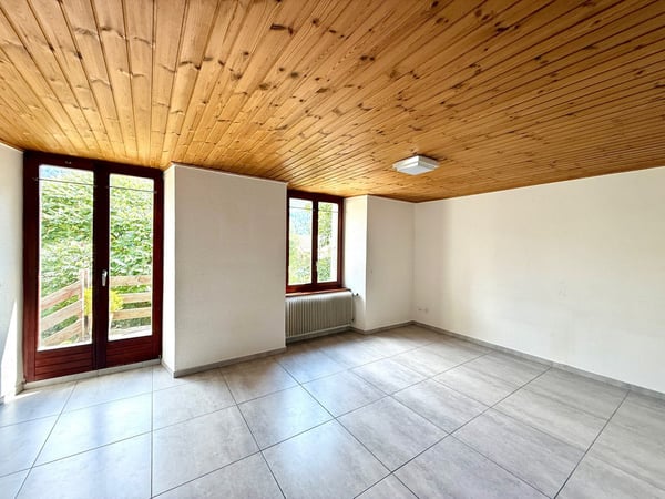 Immeuble d'habitation avec 5 appartements 3