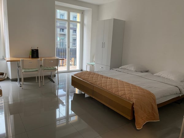 Komplett sanierte 1-Zimmerwohnung am Zentralplatz 2