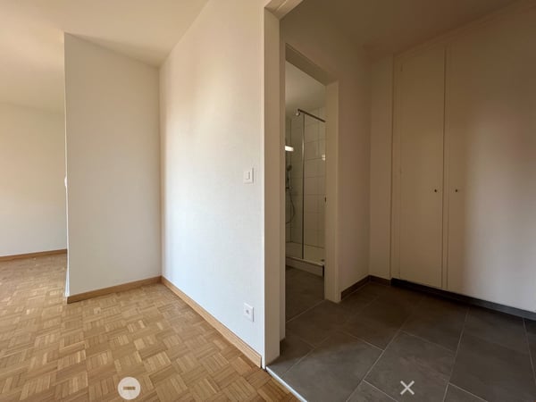 Komplett sanierte 2 2/2-Zwg offene Küche und Balkon 4