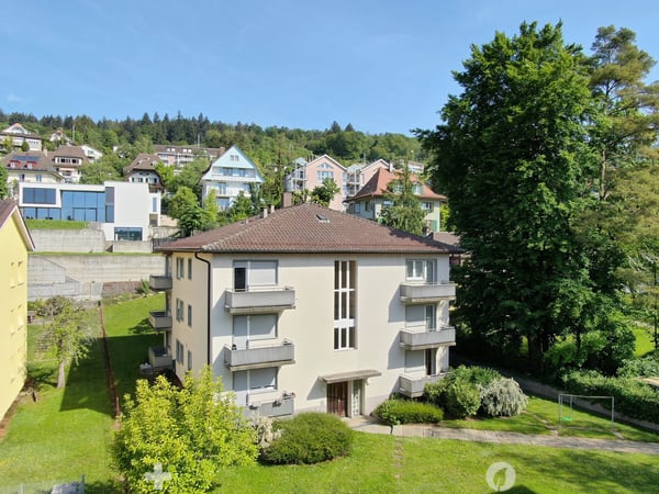Komplett sanierte 2 2/2-Zwg offene Küche und Balkon 7