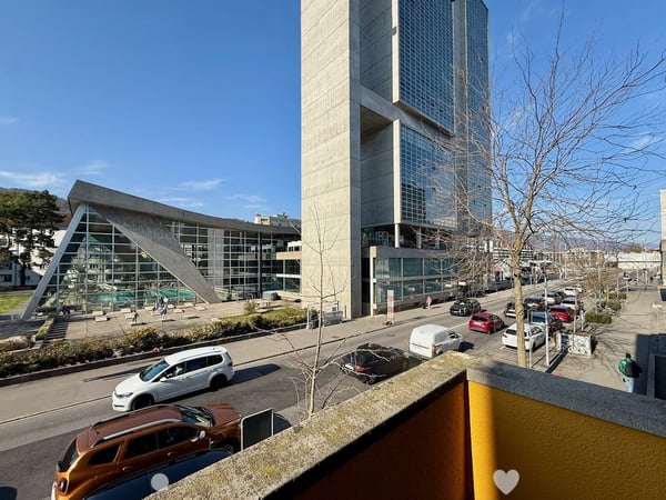 Wohnen im Herzen von Biel mit Blick aufs Kongresshaus. 1