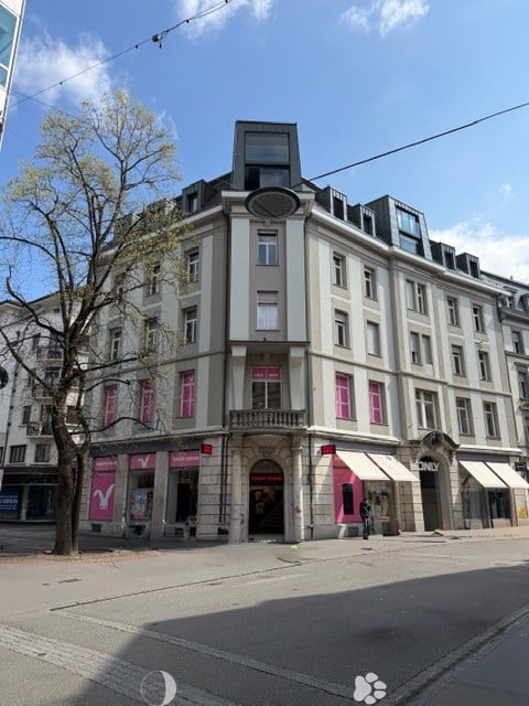 Stillvolle 3.5-Zimmer-Altbauwohnung im Herzen von Biel - direkt bei der Einkaufsmeile 1