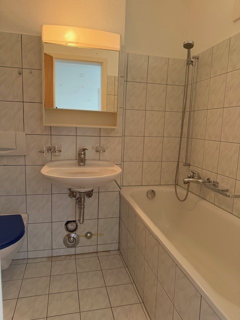 Ruhig gelegen und preislich sehr interessant - 3.5 Zimmerwohnung 3