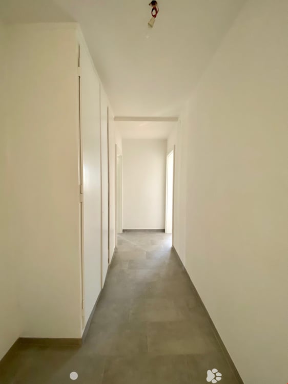 2 -Zimmerwohnung im 1. OG mit Balkon 3