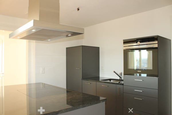 ALPENPANORAMA inklusive - top renovierte 2.5-Zimmerwohnung mit Galerie 1