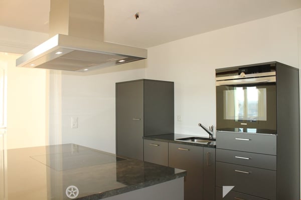 ALPENPANORAMA inklusive - top renovierte 2.5-Zimmerwohnung mit Galerie 1
