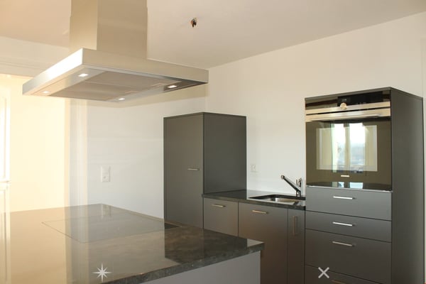 ALPENPANORAMA inklusive - top renovierte 2.5-Zimmerwohnung mit Galerie 1