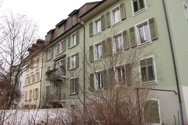 Grosszügige 2.5-Zimmerwohnung Altbau, ca. 85m2 mit grossem Balkon 2