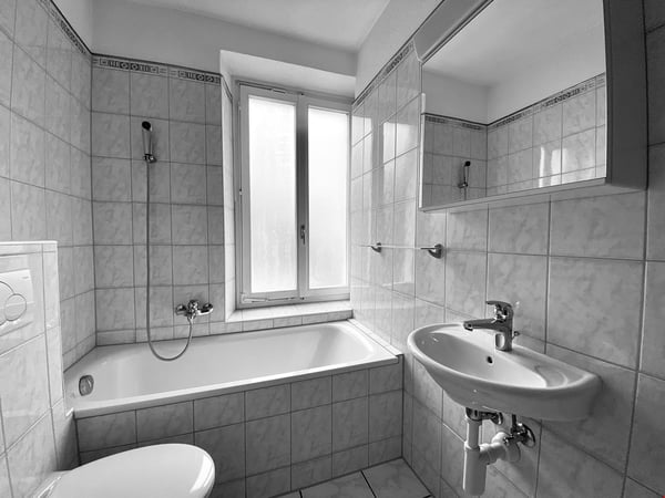 Grosszügige 2.5-Zimmerwohnung Altbau, ca. 85m2 mit grossem Balkon 6