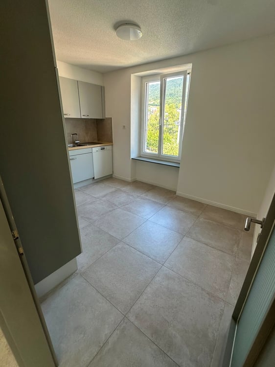 Appartement lumineux de 3.5 pièces avec grand balcon à Moutier 3