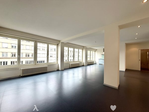 Grosse renovierte 2-Zwg im Zentrum an der Bahnhofstrasse in Biel 3