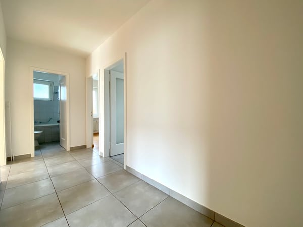 Stadtgrenze Biel/Nidau - Renovierte 3-Zimmerwohnung mit Balkon 5