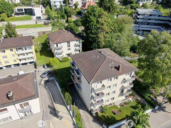 Renovierte 4 1/2-Zwg mit Balkon 1
