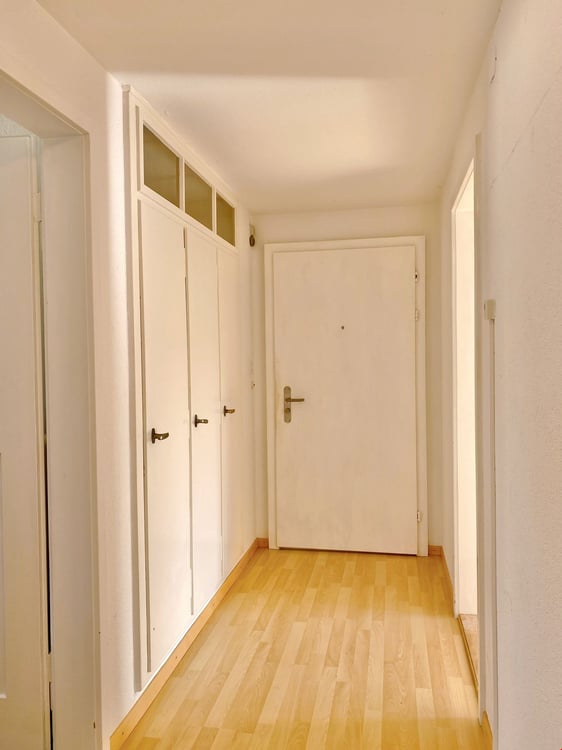 Zentral gelegene 4-Zimmer Wohnung 8