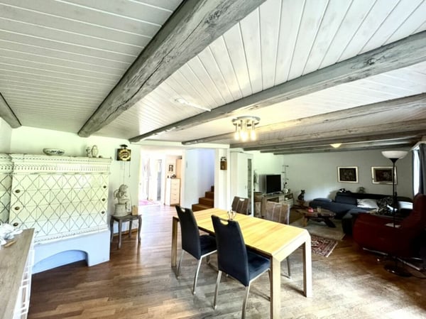 Grosses freistehendes 7.5-Zimmer-Bauernhaus für Pferdeliebhaber oder Kleintierhalter! Pferdeboxen, Remise, Wald und Wiesen .... 2