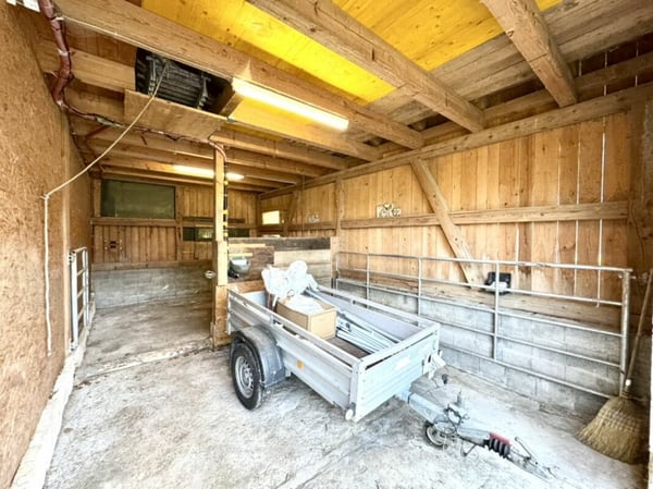 Grosses freistehendes 7.5-Zimmer-Bauernhaus für Pferdeliebhaber oder Kleintierhalter! Pferdeboxen, Remise, Wald und Wiesen .... 41