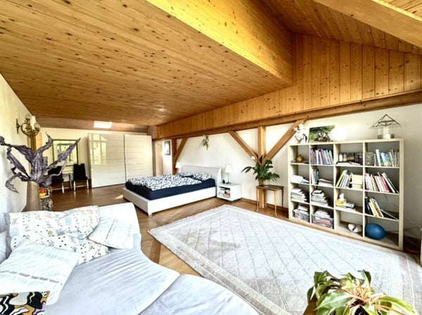Grosses freistehendes 7.5-Zimmer-Bauernhaus für Pferdeliebhaber oder Kleintierhalter! Pferdeboxen, Remise, Wald und Wiesen .... 8