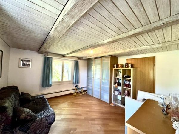 Grosses freistehendes 7.5-Zimmer-Bauernhaus für Pferdeliebhaber oder Kleintierhalter! Pferdeboxen, Remise, Wald und Wiesen .... 26