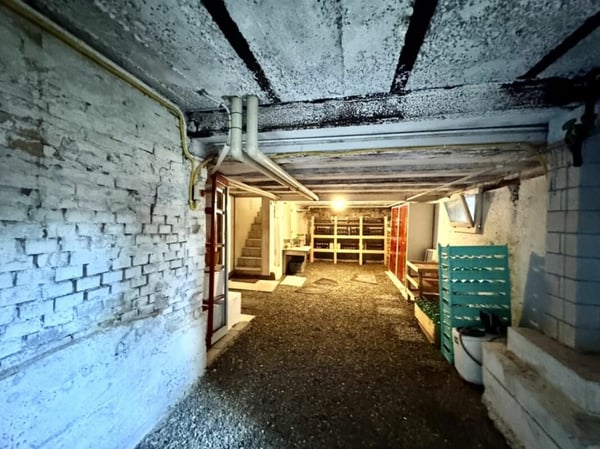 Grosses freistehendes 7.5-Zimmer-Bauernhaus für Pferdeliebhaber oder Kleintierhalter! Pferdeboxen, Remise, Wald und Wiesen .... 39