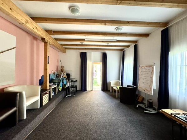 Grosses freistehendes 7.5-Zimmer-Bauernhaus für Pferdeliebhaber oder Kleintierhalter! Pferdeboxen, Remise, Wald und Wiesen .... 28