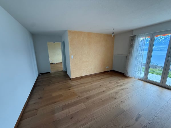 Traumaussicht auf den Thunersee: Grosszügige 2.5-Zimmer-Erdgeschosswohnung in Oberhofen 9