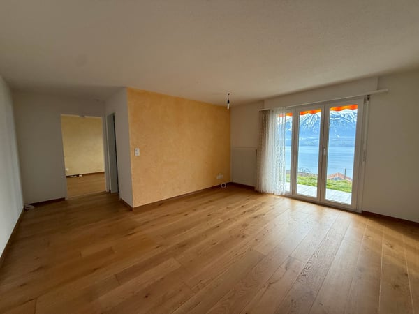 Traumaussicht auf den Thunersee: Grosszügige 2.5-Zimmer-Erdgeschosswohnung in Oberhofen 11