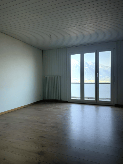 Charmante 4-Zimmer-Dachwohnung mit traumhaftem See- und Bergblick in Oberhofen am Thunersee 12