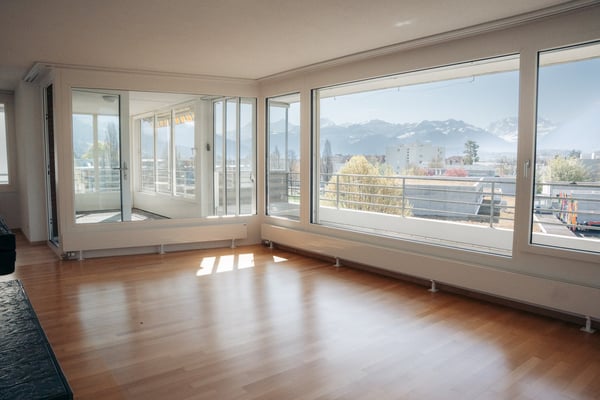 Moderne 4.5-Zimmer-Attikawohnung mit Cheminée in Thun 4