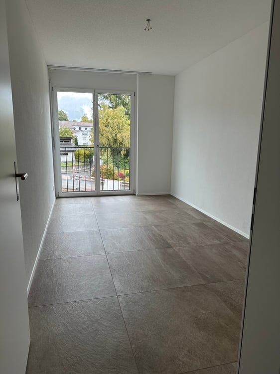 Moderne 4-Zimmer-Neubauwohnung mit Balkon und schöner Aussicht in Uetendorf 12