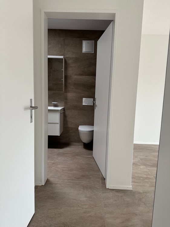 Moderne 4-Zimmer-Neubauwohnung mit Balkon und schöner Aussicht in Uetendorf 13