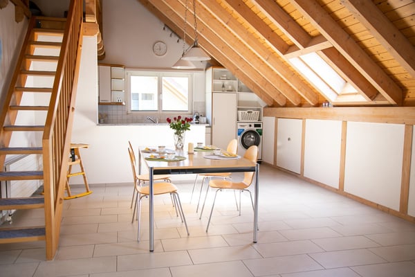 Gemütliche 3-Zimmer-Dachwohnung mit Balkon in Goldiwil b. Thun 4