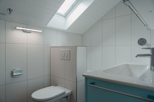 Charmante 4-Zimmer-Dachwohnung mit traumhaftem See- und Bergblick in Oberhofen am Thunersee 21
