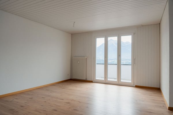 Charmante 4-Zimmer-Dachwohnung mit traumhaftem See- und Bergblick in Oberhofen am Thunersee 15
