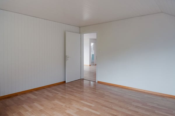 Charmante 4-Zimmer-Dachwohnung mit traumhaftem See- und Bergblick in Oberhofen am Thunersee 19