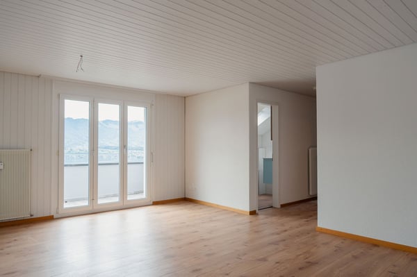 Charmante 4-Zimmer-Dachwohnung mit traumhaftem See- und Bergblick in Oberhofen am Thunersee 13