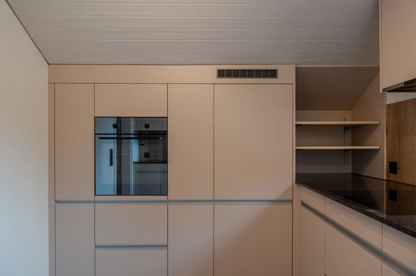 Charmante 4-Zimmer-Dachwohnung mit traumhaftem See- und Bergblick in Oberhofen am Thunersee 5