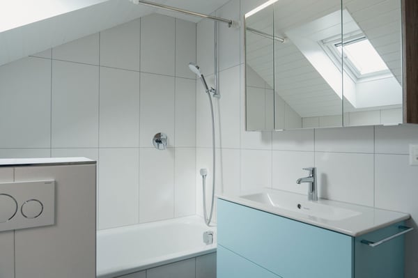 Charmante 4-Zimmer-Dachwohnung mit traumhaftem See- und Bergblick in Oberhofen am Thunersee 20