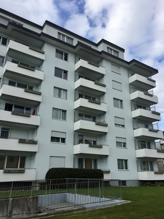 Charmante 1.5-Zimmer-Wohnung mit Balkon in Jona 1