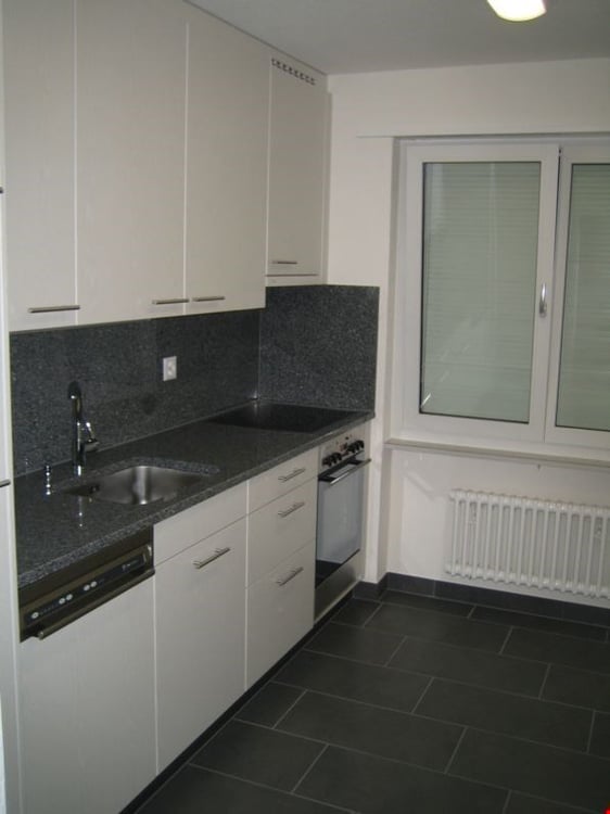 Charmante 1.5-Zimmer-Wohnung mit Balkon in Jona 3